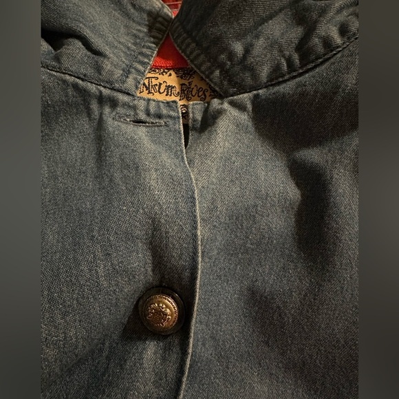 Tantrum Blues Denim Floral Embroidered Button Down Top size 1X - Picture 8 of 10